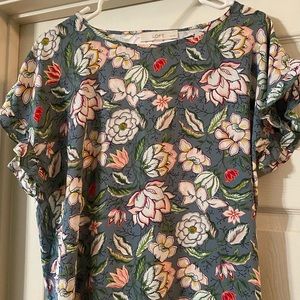 Loft Womens flowery top size L Petite